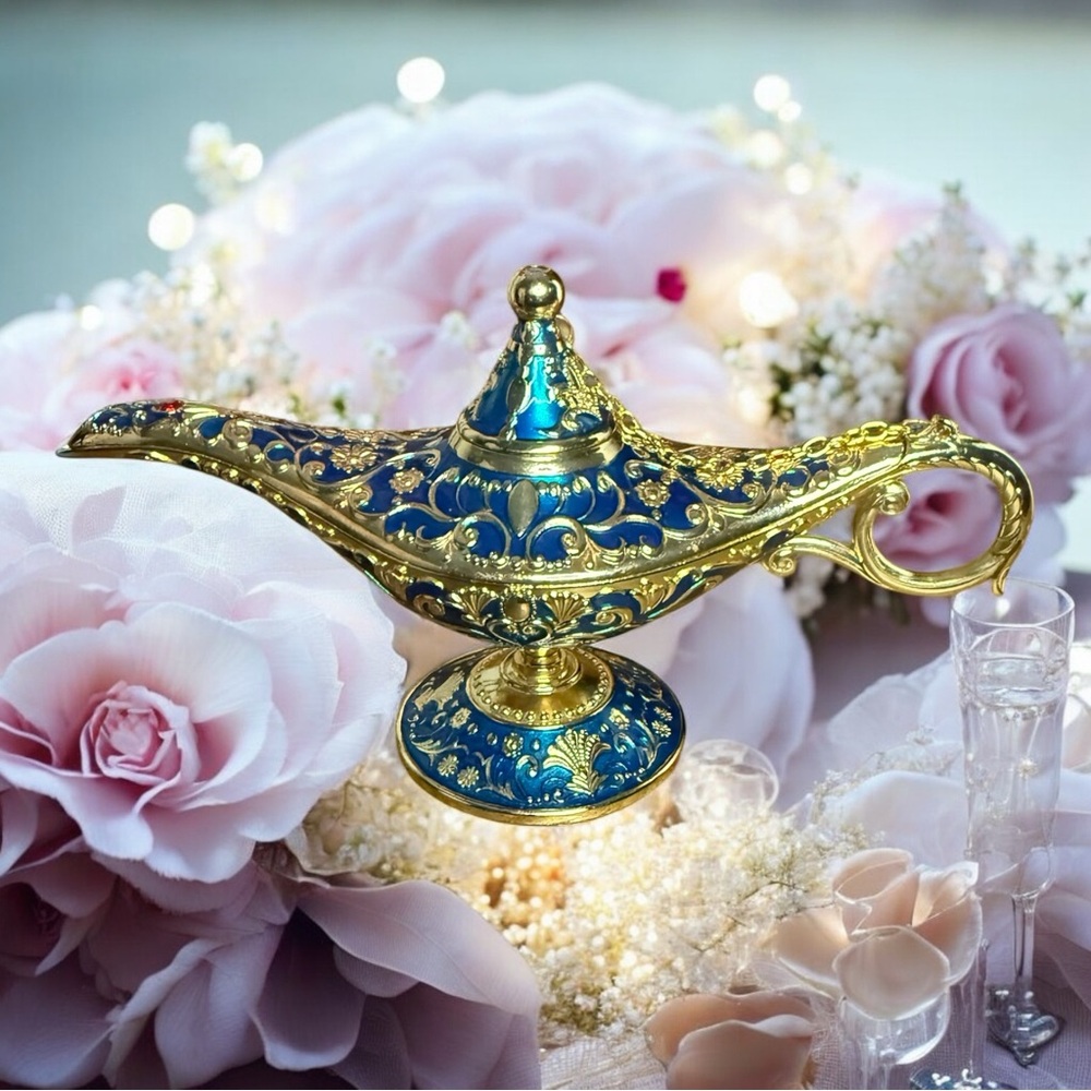 Vintage Aladdin Magic Lamp Genie Collector’s Edition/Wedding table Decor 9”x4.5”